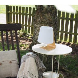 'Mooni_table_lamp_outdoor