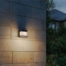 Philips 8721103105530 LED solar Außenwandleuchte Diara  | 4W integrierte LED-Quelle | 400lm | 2700K | schwarz